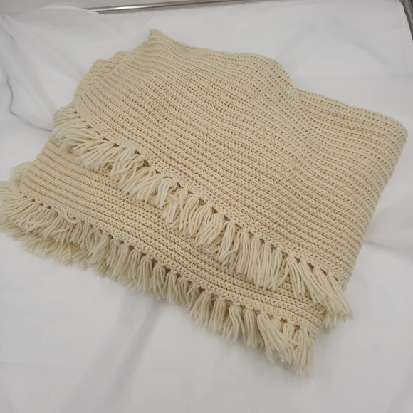 Beautiful Cream Hand Crochet Fringed Heavy Afghan 68" X 48" - Picture 1 of 4